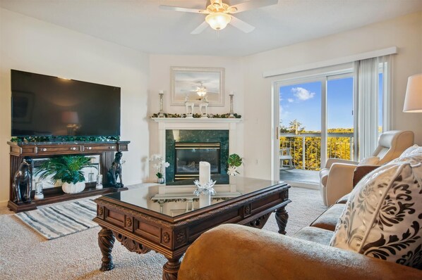 Condo (3 Bedrooms) | Property amenity