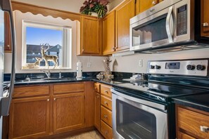 Condo (3 Bedrooms) | Property amenity