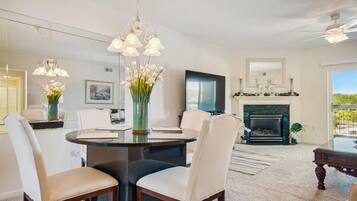 Condo (3 Bedrooms) | Property amenity