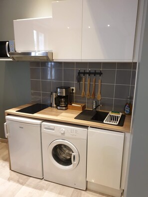 Fridge, microwave, coffee/tea maker