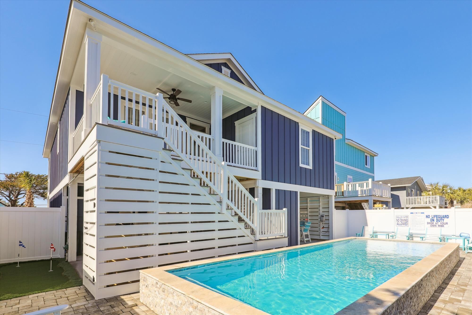 室外游泳池，恒温泳池