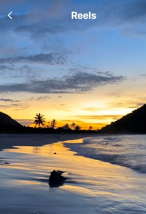 Beach nearby, sun-loungers, beach towels - Private two bedroomed villa within Long Bay Beach Resort on Tortola, BVI (Tortola)