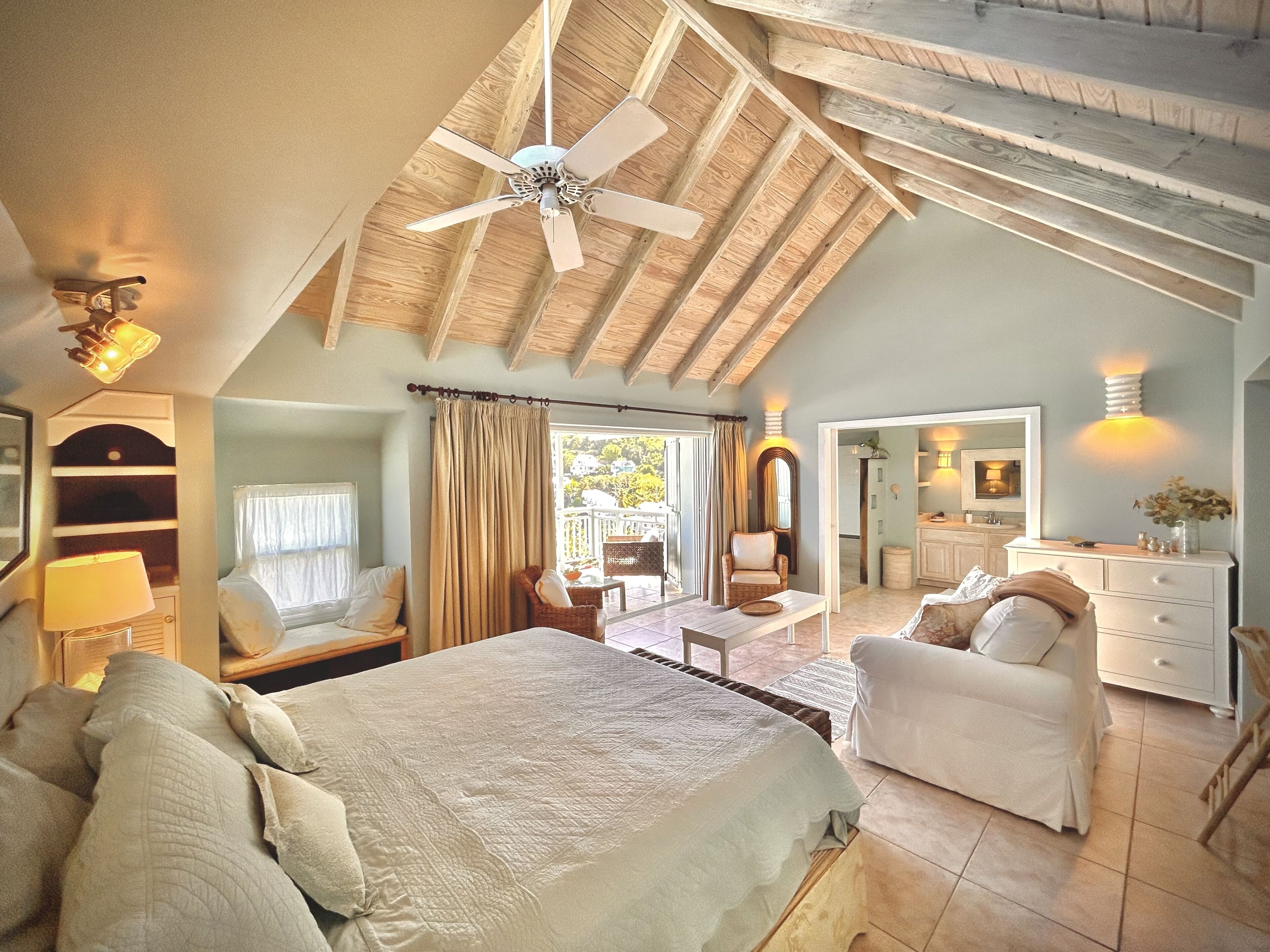 2 chambres, bureau, fer et planche à repasser, lit parapluie