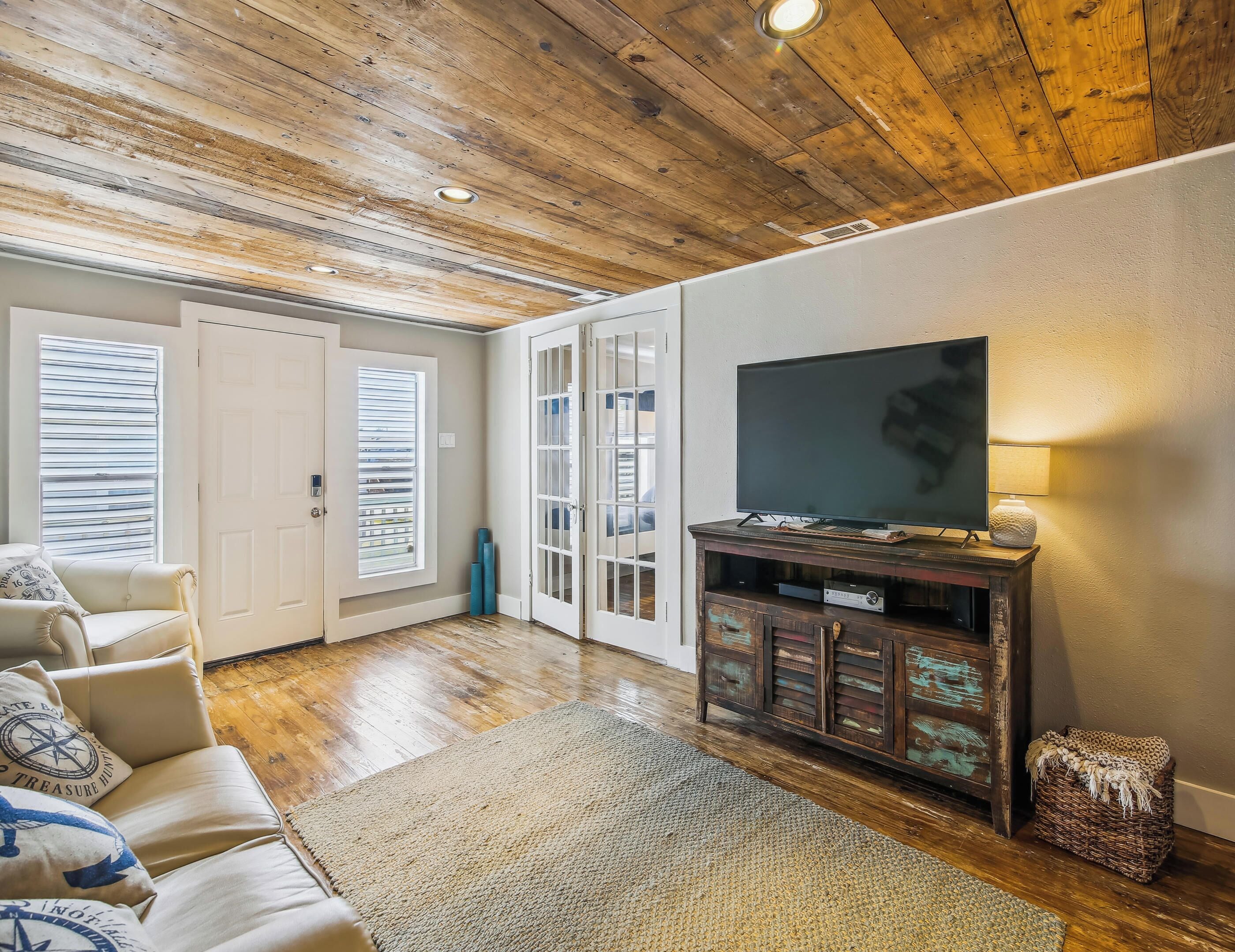 House (3 Bedrooms) | Property amenity