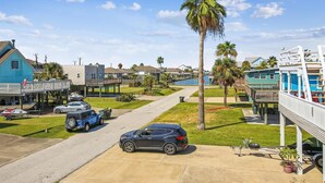 House (3 Bedrooms) | Property amenity - The Wooden Fin by Ryson Vacation Rentals (Galveston)