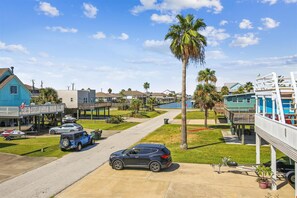 House (3 Bedrooms) | Property amenity