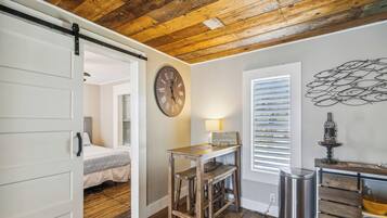 House (3 Bedrooms) | Property amenity