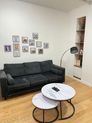 Téléviseur, bureau