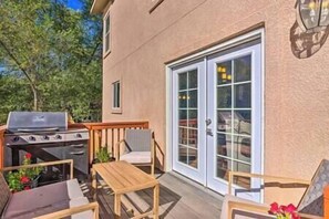 Property grounds - Stunning Single-Family Home in Colorado Springs (Colorado Springs)