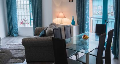 Twenty QC by the River - Two bedroom city centre apartment with river view