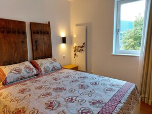 1 quarto, Wi-Fi de cortesia, roupa de cama