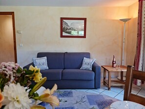 Fernseher, Tischtennisplatte