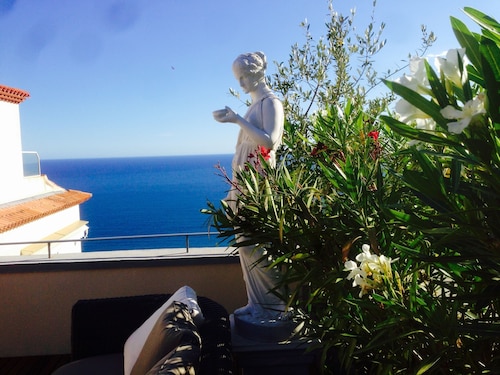 Luxury apartment with swimming pool and breathtaking view of Monaco