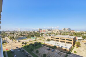 Condo (2 Bedrooms) | Servicio de la propiedad
