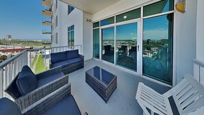 Condo (2 Bedrooms) | Tiện nghi, dịch vụ nơi lưu trú