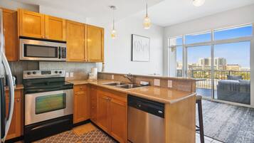 Condo (2 Bedrooms) | Property amenity