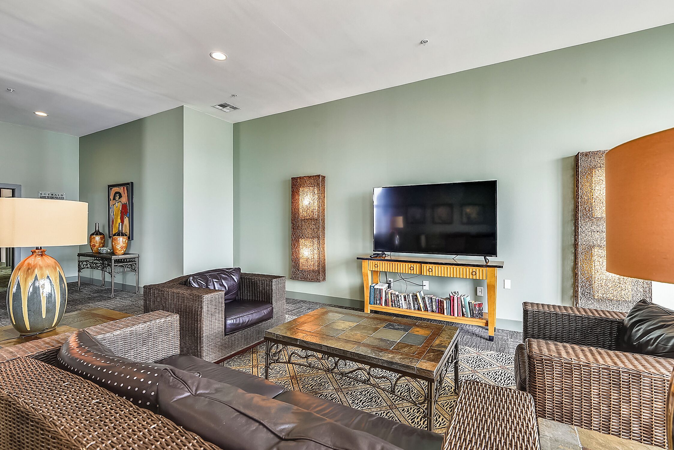 Condo (2 Bedrooms) | Property amenity