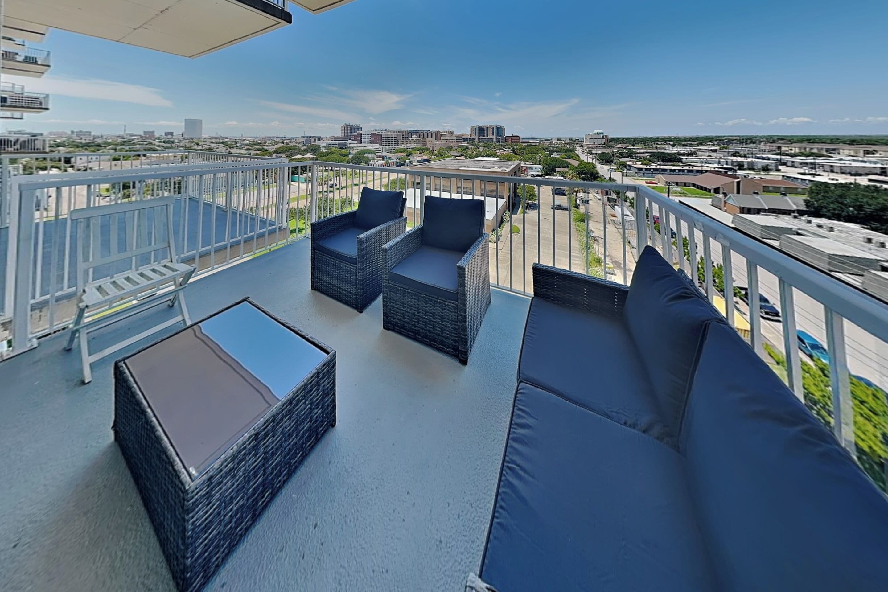 Condo (2 Bedrooms) | Property amenity
