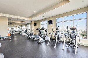 Condo (2 Bedrooms) | Property amenity