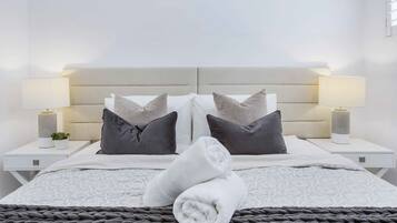 5 bedrooms, desk, iron/ironing board, free WiFi