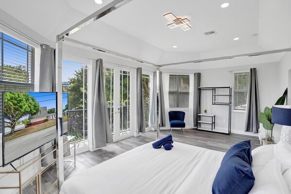 7 bedrooms, iron/ironing board, WiFi, bed sheets