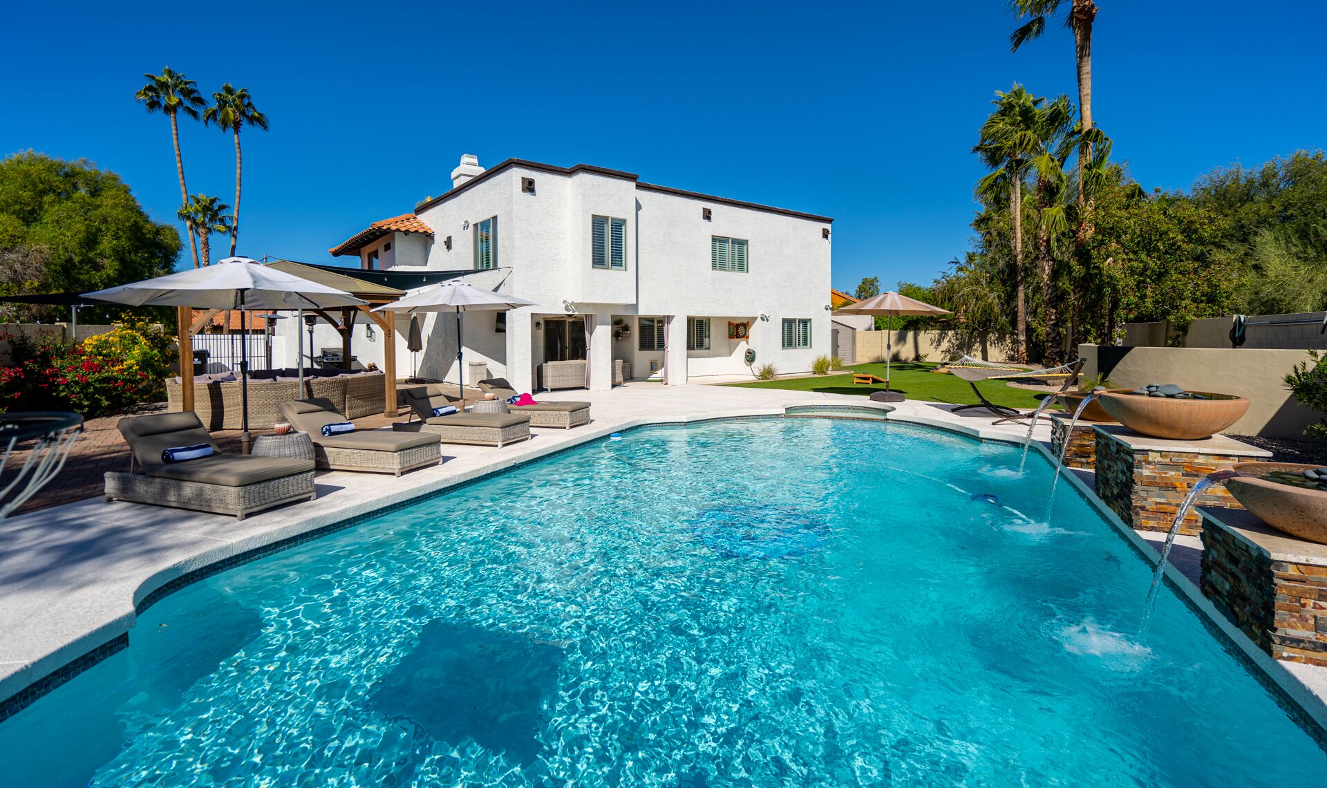 Elegant Vacation Dream Home w/Backyard Paradise!