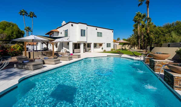 Outdoor pool, a heated pool - Elegant Vacation Dream Home w/Backyard Paradise! (Scottsdale)