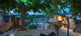 Villa "Athina's House" with Mountain View, Pool & Wi-Fi