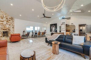 智能电视、壁炉、立体声音响、打印机