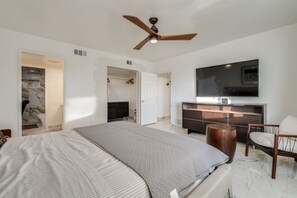 4 bedrooms, iron/ironing board, free WiFi, bed sheets