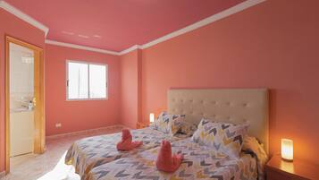 3 chambres, fer et planche à repasser, Wi-Fi gratuit, draps fournis