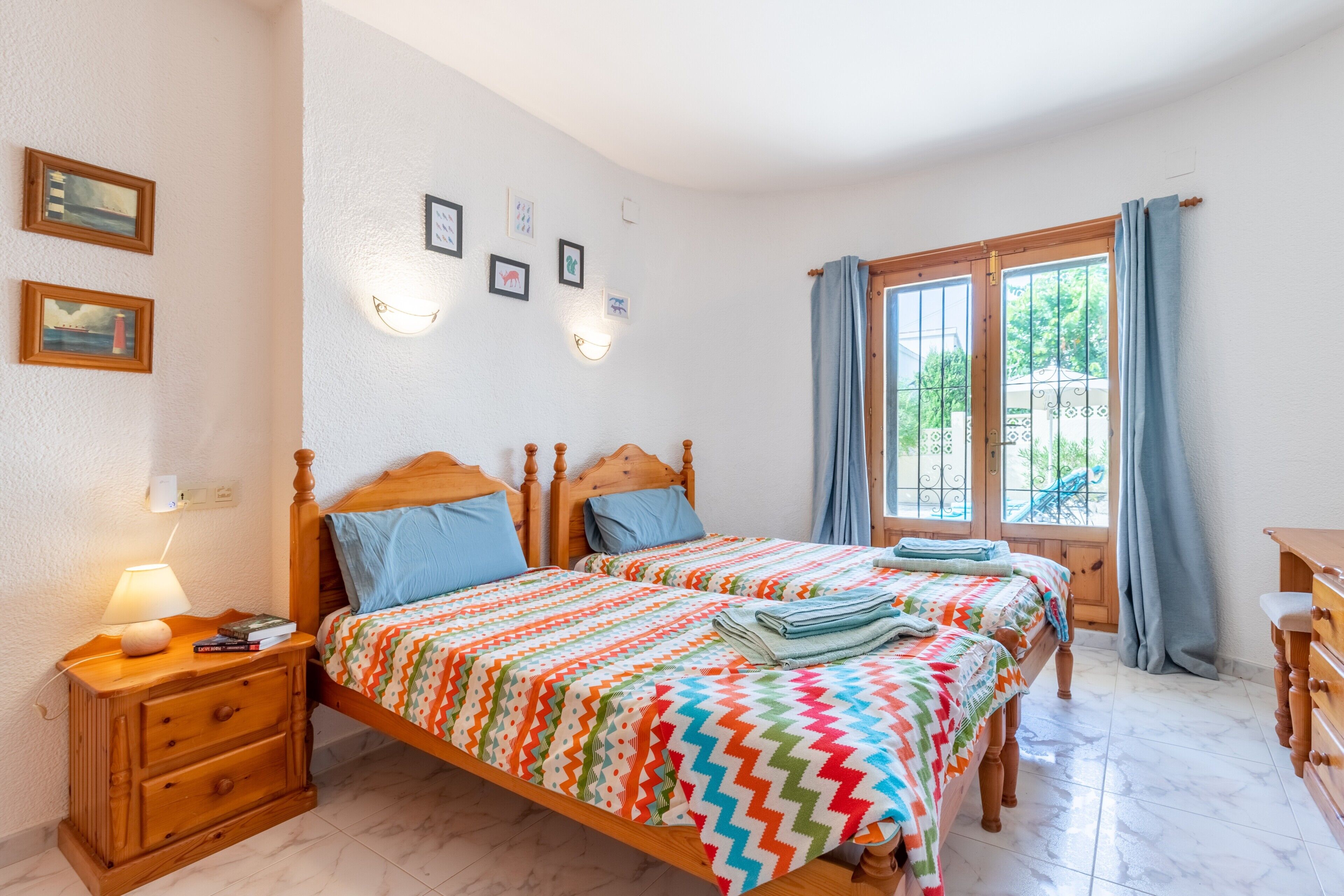 4 bedrooms, iron/ironing board, free WiFi, bed sheets