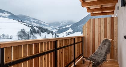 Farm 'Enzian' with Mountain View, Shared Terrace and Wi-Fi