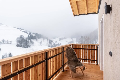 Ferienwohnung "Planerhof Apartment Lilie" mit Bergblick, Gemeinschaftsterrasse und WLAN
