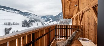 Holiday Apartment "Planerhof Apartment Alpenrose" with Mountain View, Shared Terrace, and Wi-Fi