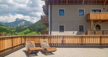 Ferienwohnung "Planerhof Apartment Edelweiss" mit Bergblick, Gemeinschaftsterrasse und WLAN