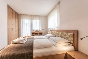 2 bedrooms, free WiFi, bed sheets