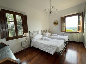 5 bedrooms, iron/ironing board, free WiFi, bed sheets - "Villa Bellavista" with Private Pool, Private Whirlpool & Wi-Fi (Certaldo)