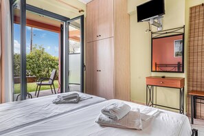 1 habitación, tabla de planchar con plancha, wifi gratis y ropa de cama 