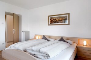 2 habitaciones, escritorio, wifi gratis y ropa de cama 