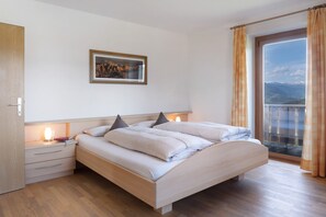 2 bedrooms, desk, free WiFi, bed sheets