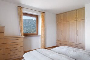 2 slaapkamers, een bureau, gratis wifi, beddengoed