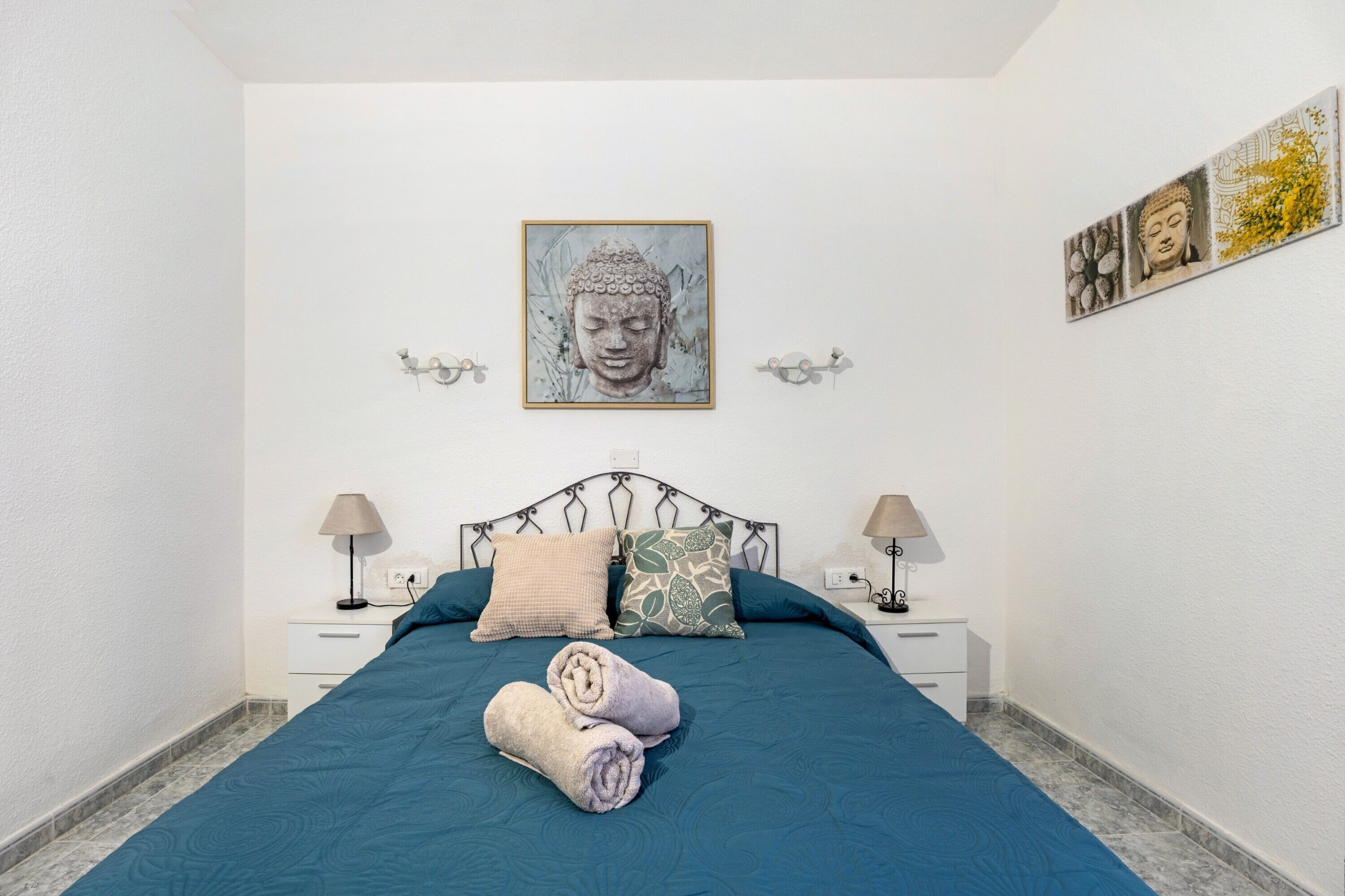 2 slaapkamers, een strijkplank/strijkijzer, gratis wifi, beddengoed