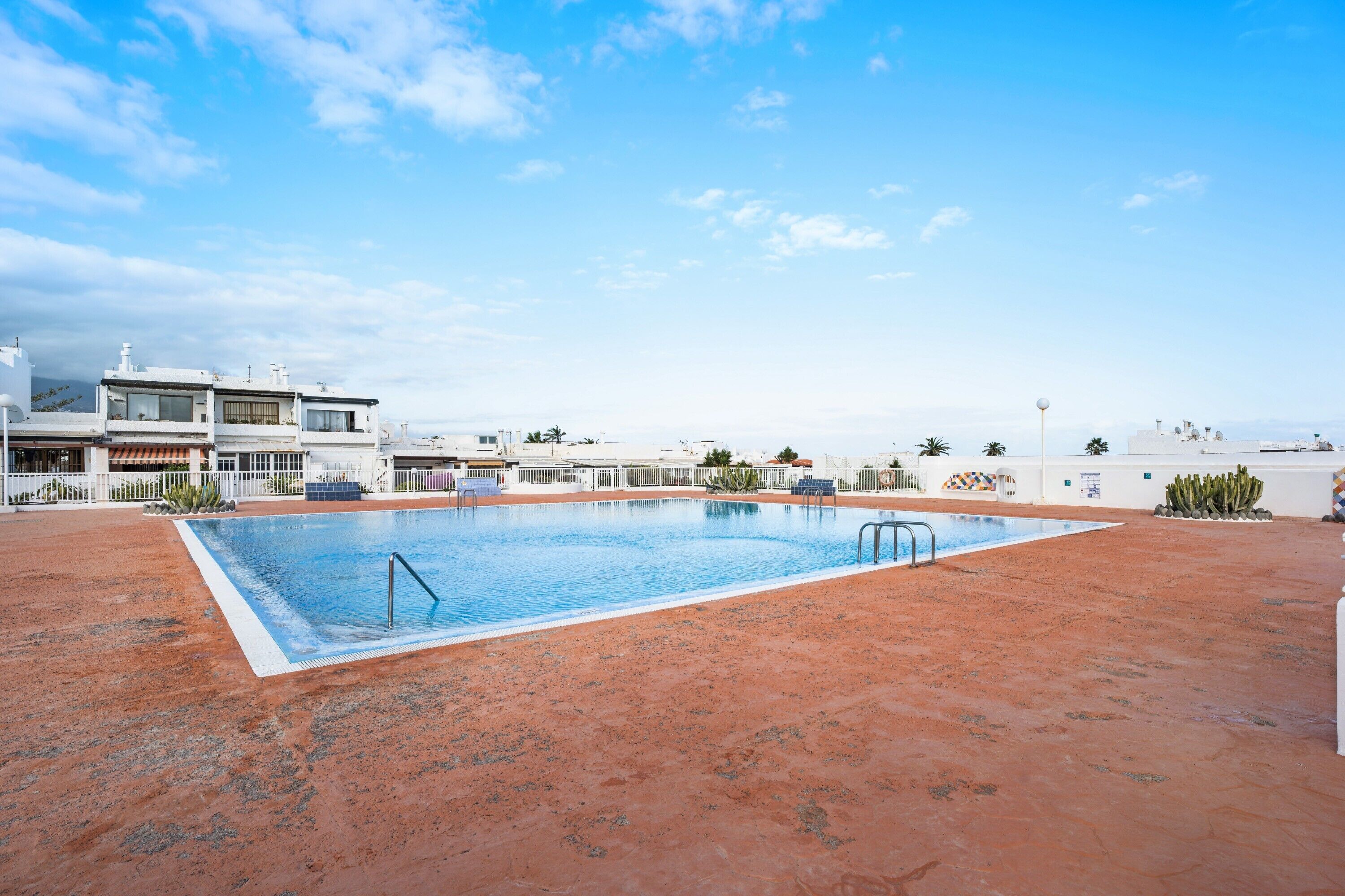 Een verwarmd zwembad