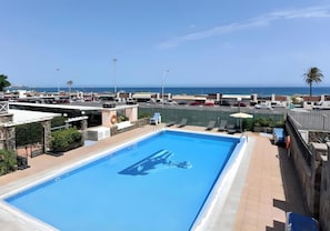 Pool - Vacation Home "Santa Ana 23" with Sea View, Shared Pool & Wi-Fi (Playa del Inglés)