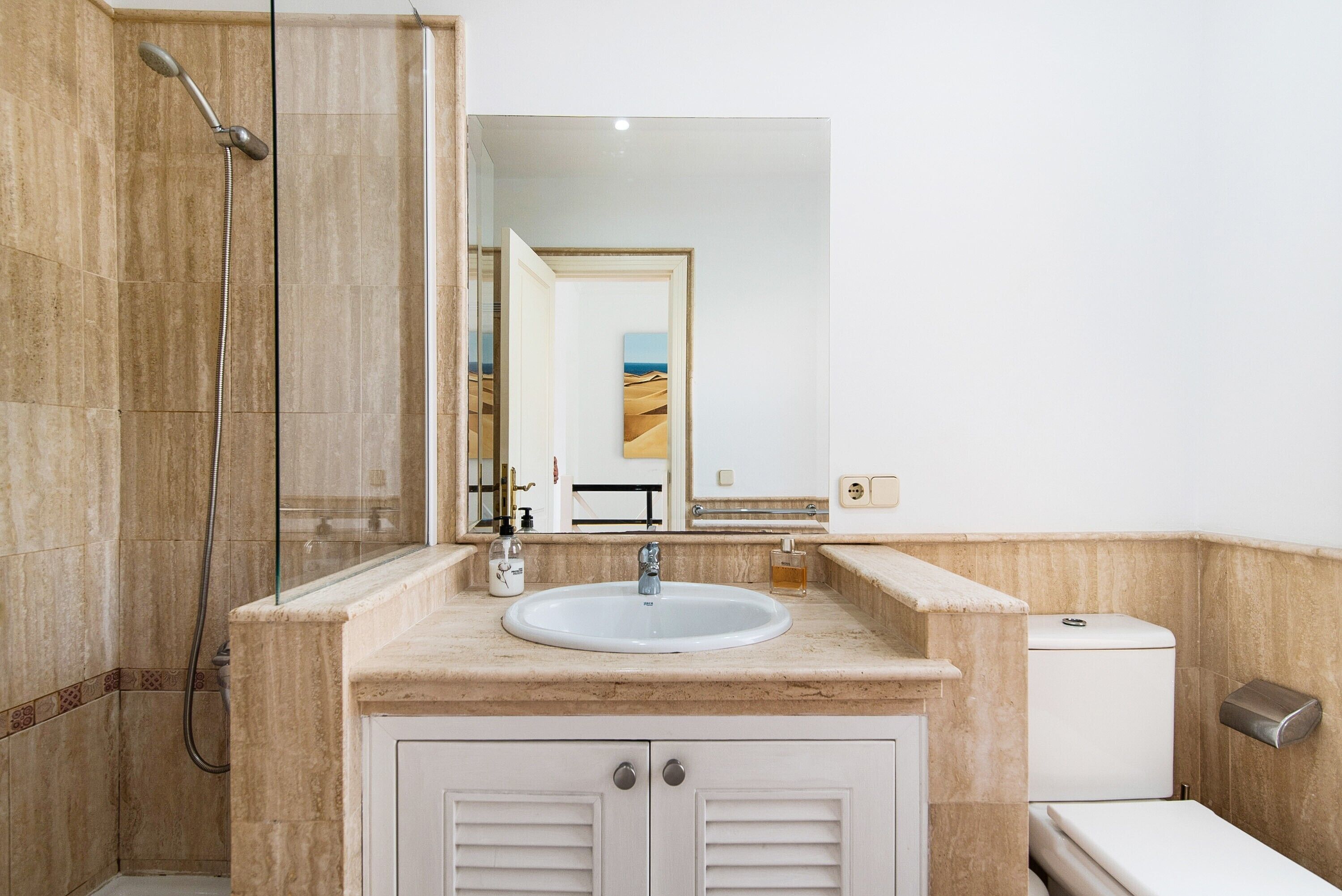 Bruser, hårtørrer, håndklæder