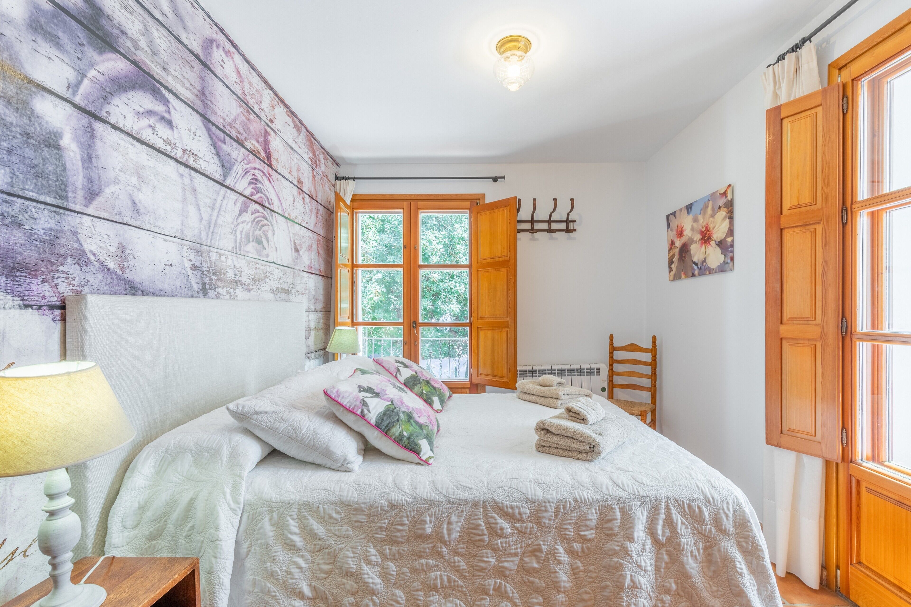 3 makuuhuonetta, silitysrauta/-lauta, ilmainen Wi-Fi, vuodevaatteet