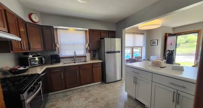 The Bread & Butter-Near IU-2 Kings-1 Qu.-7 Parking Spaces and Bicycles!