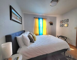 3 bedrooms, desk, iron/ironing board, travel cot
