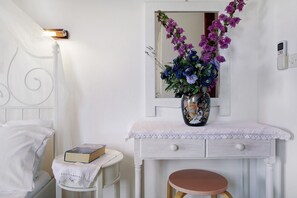 Interior - Studio Apartment "Areti Orfeas Studio" near Beach with Balcony & Wi-Fi (Zakynthos)